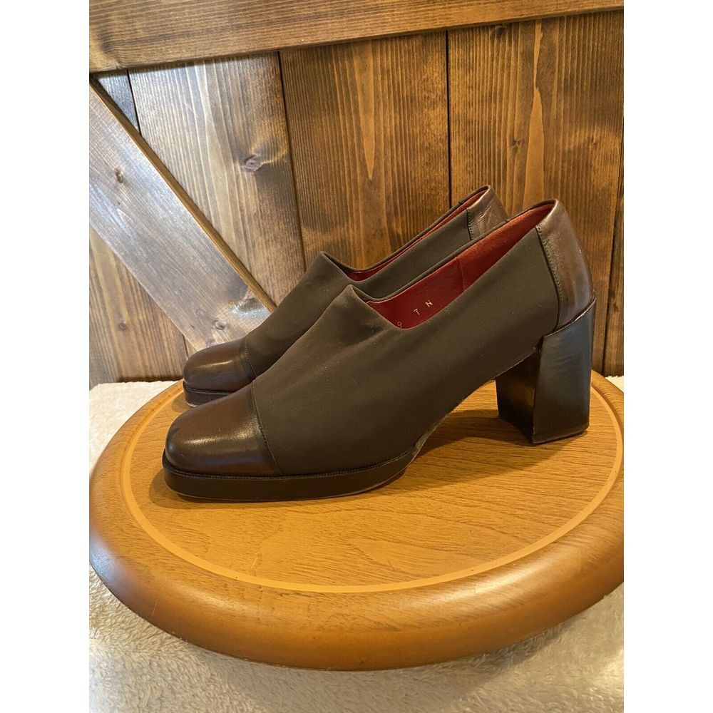 Donald J. Pliner Brown Leather & Spandex, Square‎ Heel Shoes, Size 7N - Picture 3 of 12